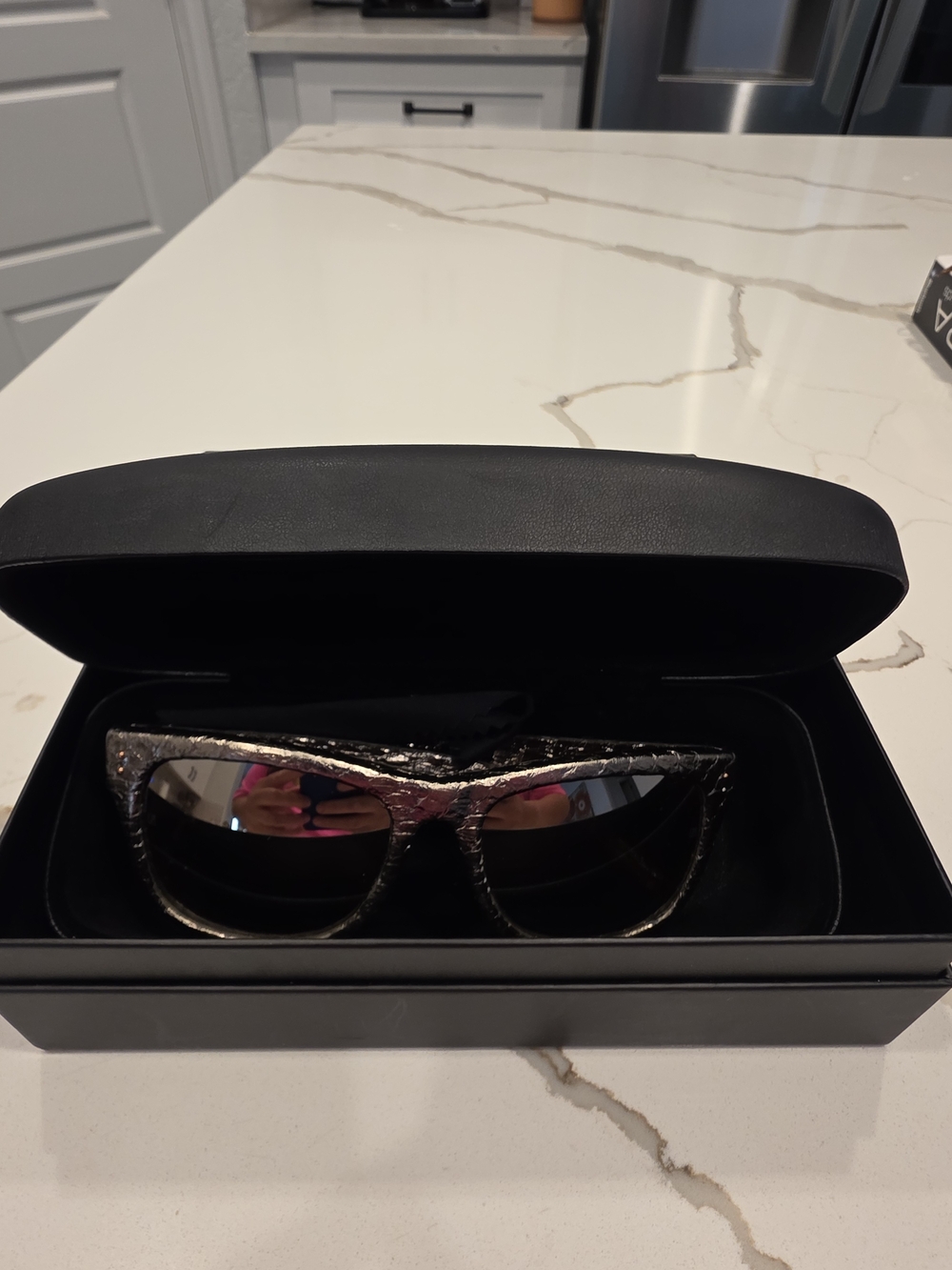 NIB Linda Farrow Gold Sunglasses with case - Picture 5 of 5